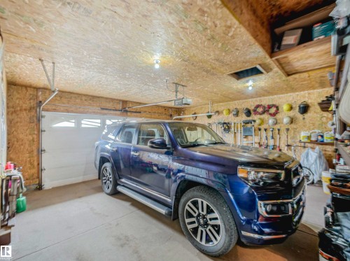 Image quality insufficient for description - 13825 128A Avenue, Edmonton, AB - Indoor Photo Showing Garage