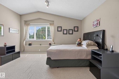 2252 Brennan Court, Edmonton, AB 