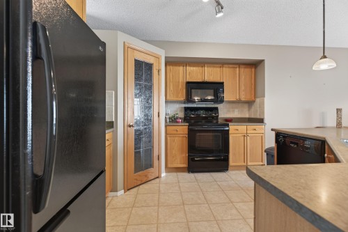 2252 Brennan Court, Edmonton, AB 