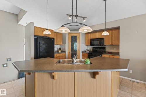 2252 Brennan Court, Edmonton, AB 