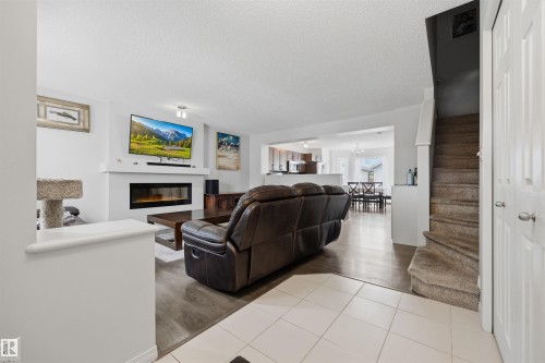 818 Eagleson Link, Edmonton, AB 