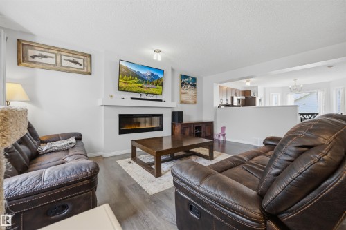 818 Eagleson Link, Edmonton, AB 