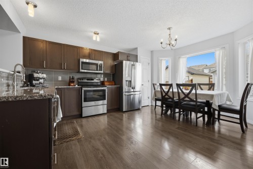 818 Eagleson Link, Edmonton, AB 