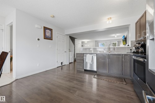 818 Eagleson Link, Edmonton, AB 