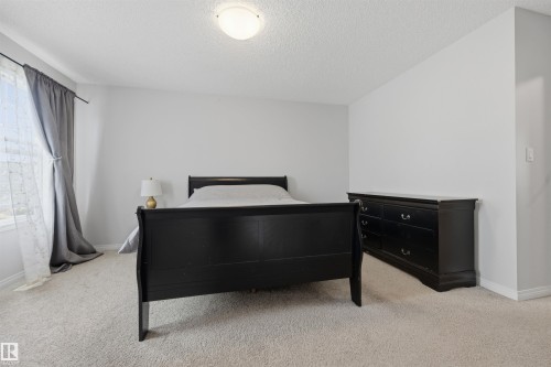 818 Eagleson Link, Edmonton, AB 
