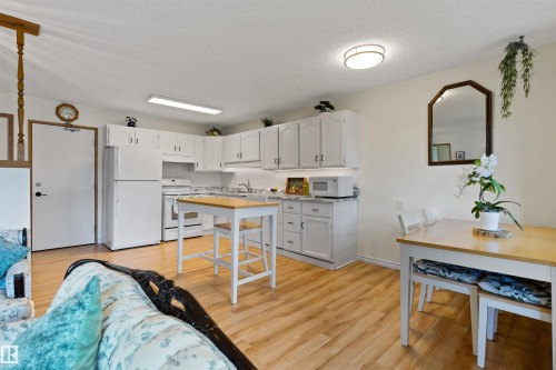 10642 153 Avenue, Edmonton, AB 