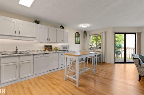 10642 153 Avenue, Edmonton, AB 