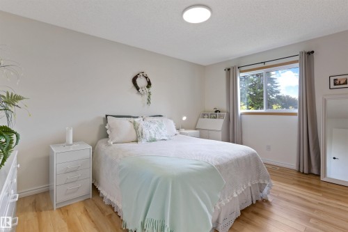 10642 153 Avenue, Edmonton, AB 