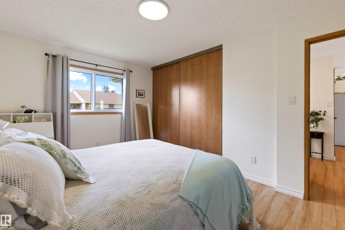 10642 153 Avenue, Edmonton, AB 