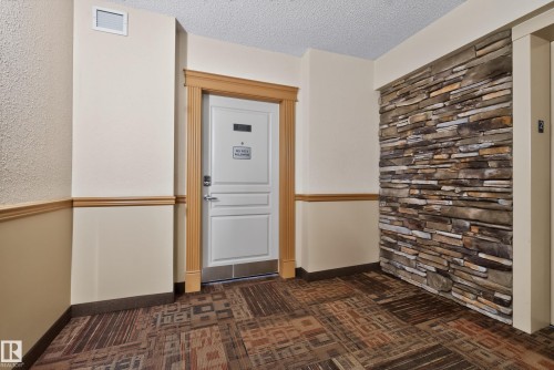 215 2045 Grantham Crest, Edmonton, AB 
