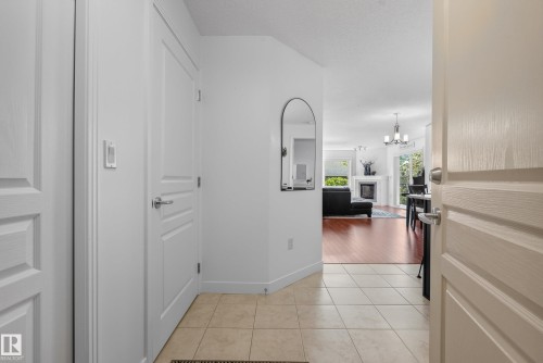 215 2045 Grantham Crest, Edmonton, AB 