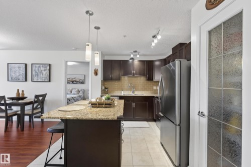 215 2045 Grantham Crest, Edmonton, AB 