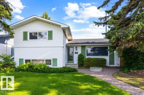 15621 79A Avenue, Edmonton, AB 