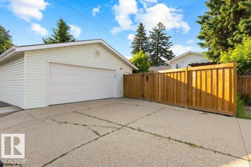 15621 79A Avenue, Edmonton, AB 