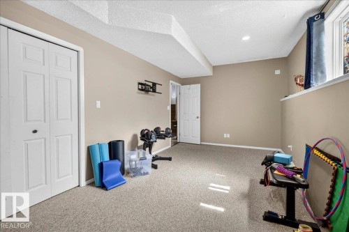 7936 165 Avenue, Edmonton, AB 