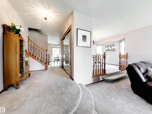8 Dion Place, St. Albert, AB 