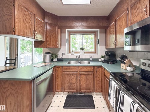 8 Dion Place, St. Albert, AB 