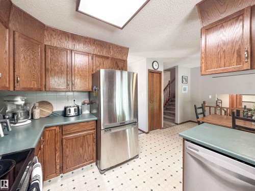 8 Dion Place, St. Albert, AB 