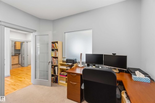 Carpeted room with light gray wall paint and a frost-finished window - 3061 Spence Wynd, Edmonton, AB 