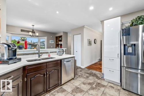 8720 152B Avenue, Edmonton, AB 