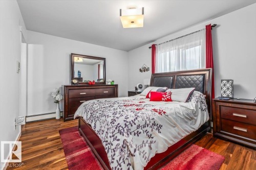 8720 152B Avenue, Edmonton, AB 