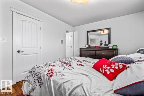 8720 152B Avenue, Edmonton, AB 