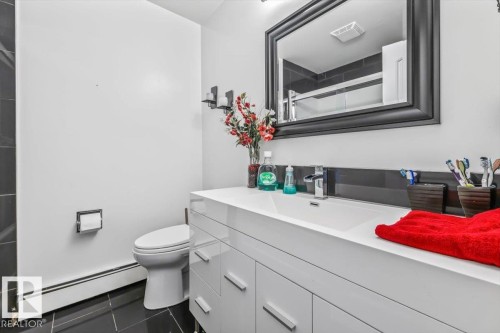 8720 152B Avenue, Edmonton, AB 