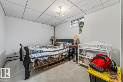 8720 152B Avenue, Edmonton, AB 