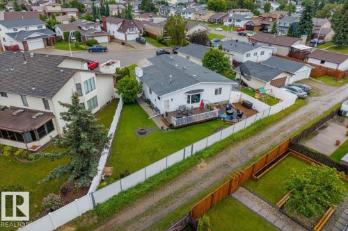 8720 152B Avenue, Edmonton, AB 
