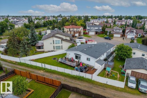 8720 152B Avenue, Edmonton, AB 