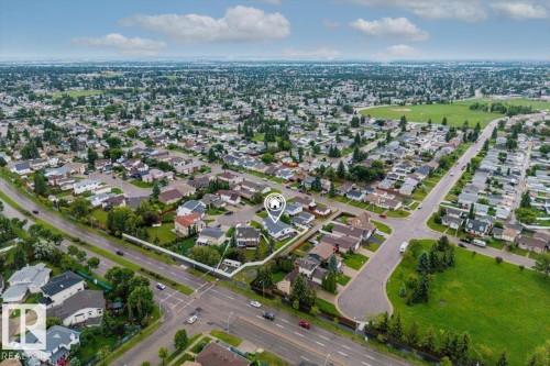 8720 152B Avenue, Edmonton, AB 