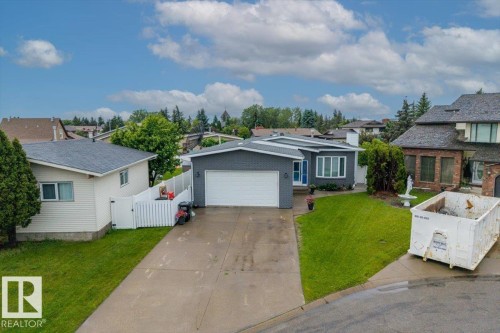 8720 152B Avenue, Edmonton, AB 