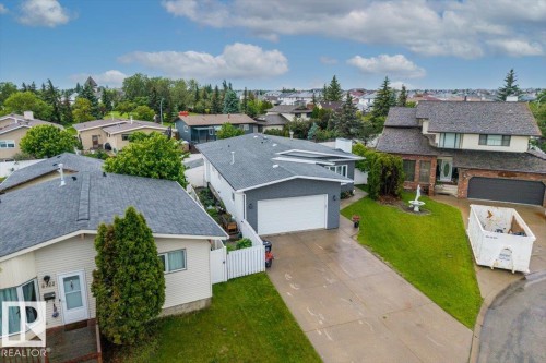 8720 152B Avenue, Edmonton, AB 
