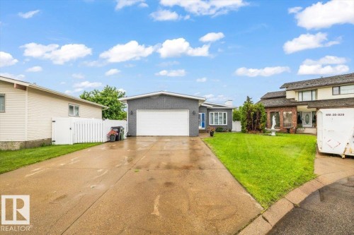 8720 152B Avenue, Edmonton, AB 
