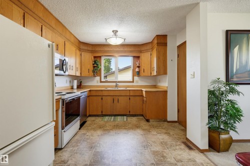 1920 65 Street, Edmonton, AB 