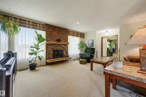 1920 65 Street, Edmonton, AB 