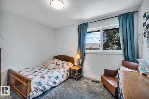 2021 112A Street, Edmonton, AB 