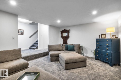 2021 112A Street, Edmonton, AB 