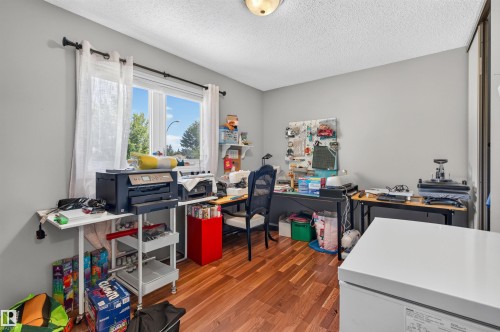 18303 76 Avenue Nw, Edmonton, AB 