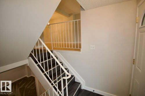8F Castle Terrace, Edmonton, AB - Indoor Photo Showing Other Room