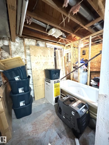 Image quality insufficient for description - 45 Lambert Crescent, St. Albert, AB 