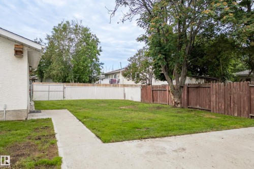 712 Knottwood Road, Edmonton, AB 