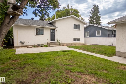 712 Knottwood Road, Edmonton, AB 