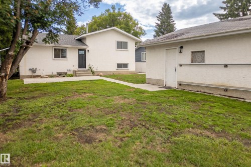 712 Knottwood Road, Edmonton, AB 