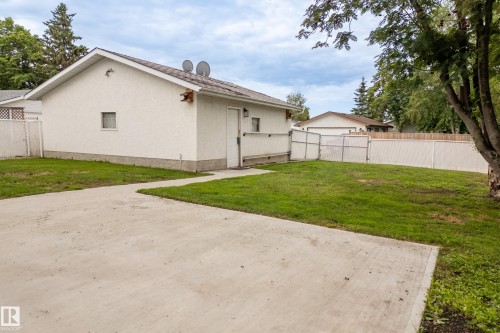 712 Knottwood Road, Edmonton, AB 