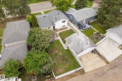 712 Knottwood Road, Edmonton, AB 