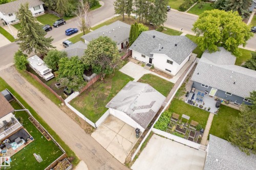 712 Knottwood Road, Edmonton, AB 
