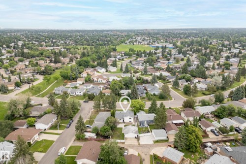 712 Knottwood Road, Edmonton, AB 