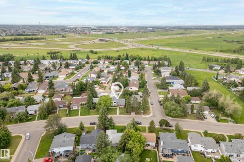 712 Knottwood Road, Edmonton, AB 