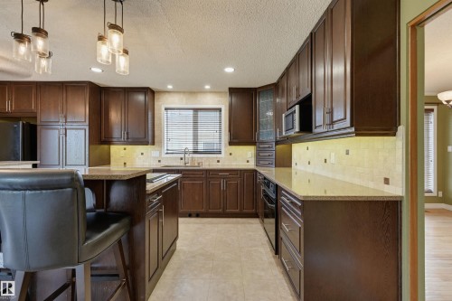 3211 104 Street, Edmonton, AB 